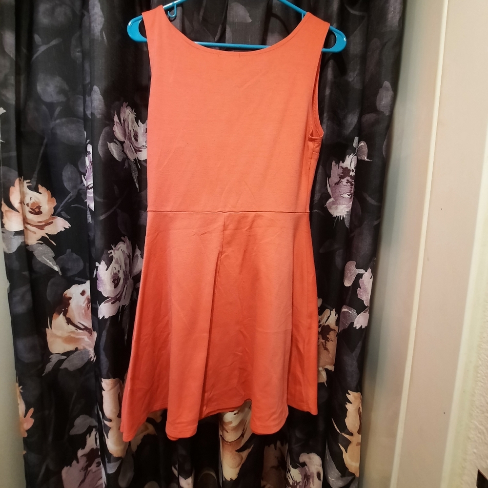 Spring dress - Picture 2 of 3